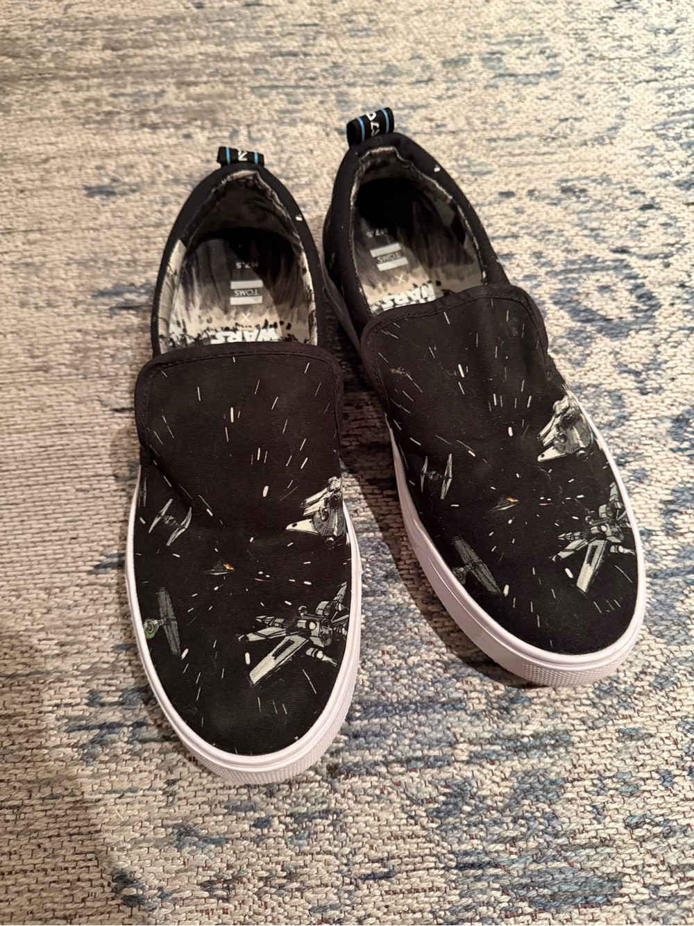 TOMS x Star Wars Black Canvas Slip-On Shoes Size 7.5 Men’s